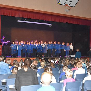 Stage Door Wed 9 Ps Choir 6