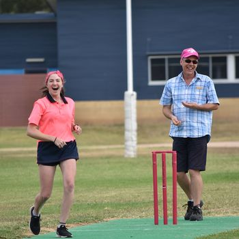 Vlc Amy Mc Aliece Cant Believe Her Bowling Luck While Umpire Mr Gary Harding Seems To Be Enjoying Himself Way Too Much