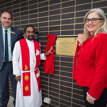 3 Assoc Professor Lisa Schmidt With John Thompson And Pastor Jaswanth Kukatlapalli Open Curtis