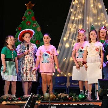 2025 t4 Wk 9 Carols the College 274