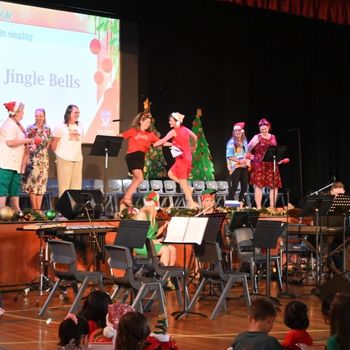 2025 t4 Wk 9 Carols the College 231