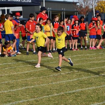 05 Fri Primary Athletics Relay 58