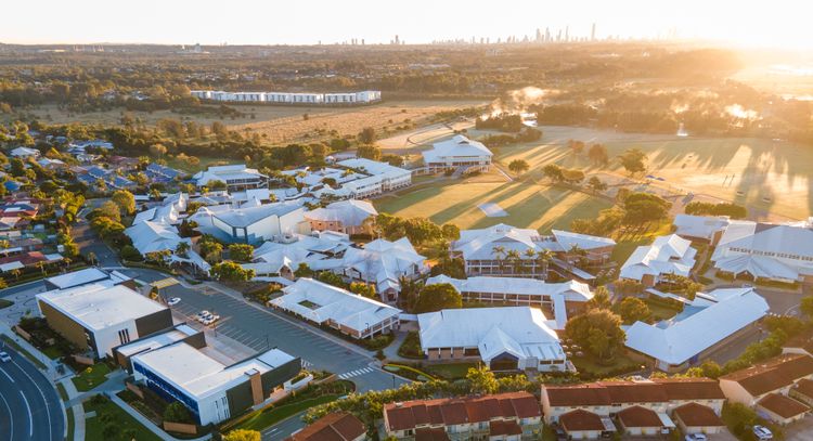 鶹 2021 Tolhurst Creative 10