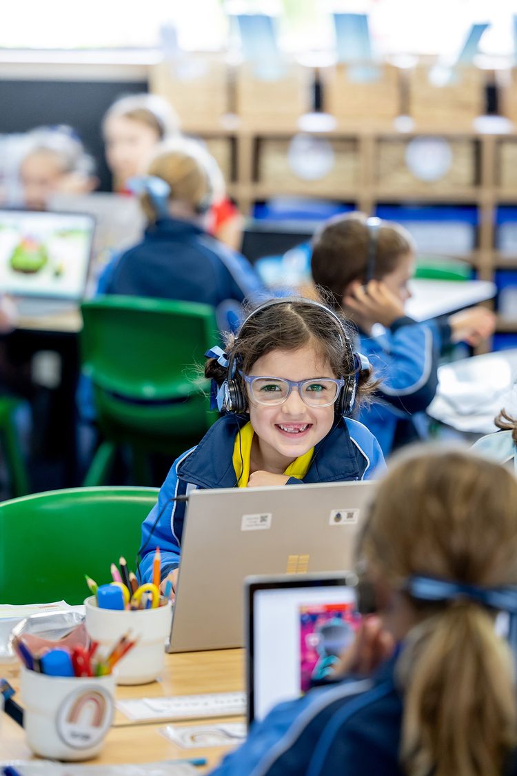 Lm 2022 309 Js Girl Computer