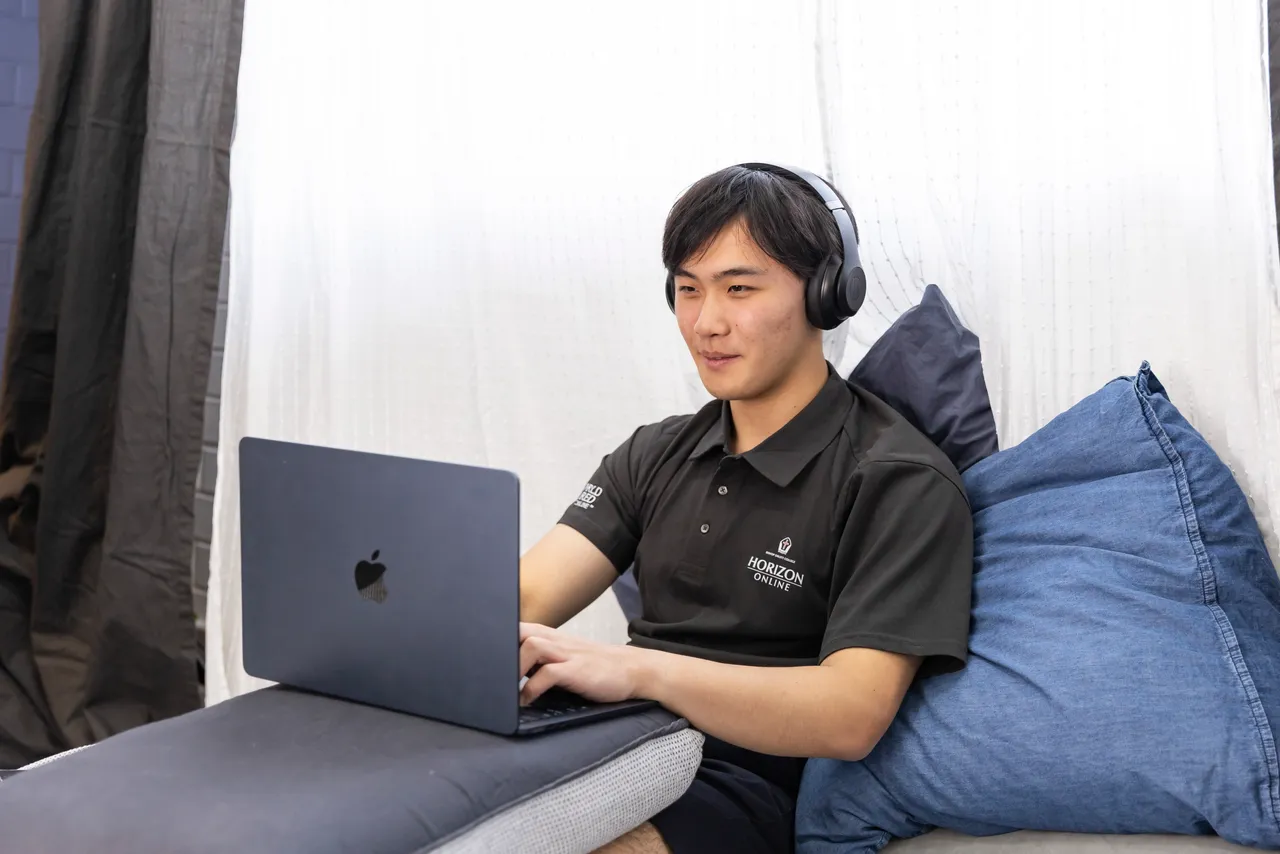 Online learning NSW students building confidence and academic success through flexible education