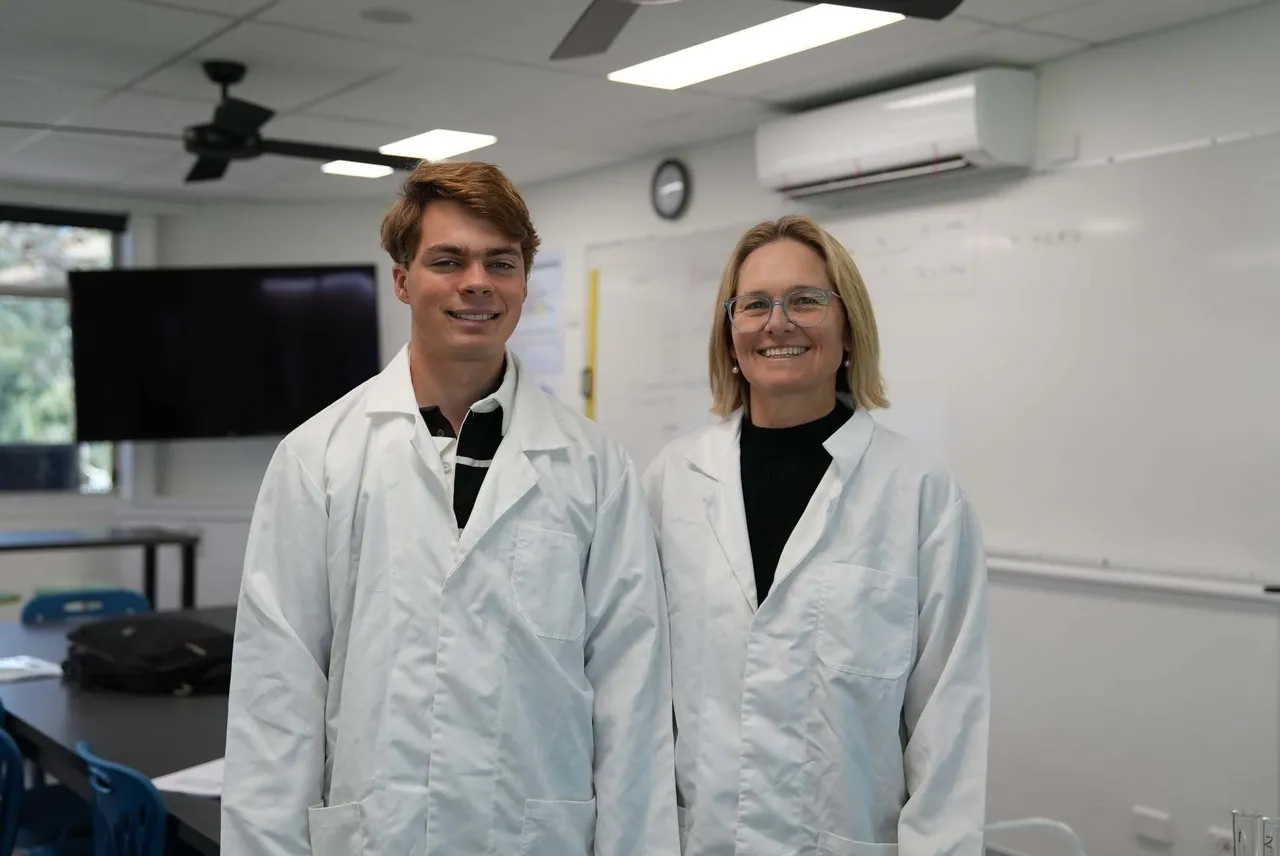 Online learning NSW students in secondary school programs