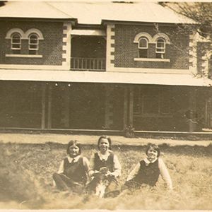 Girls outside the original home of St Gabriels - Glebe House, in 1926