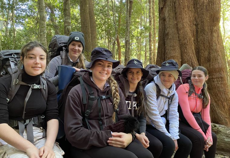 Dof Ed International - Students on a bush excursion