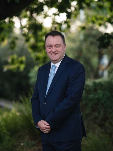 ELTHAM College Board - Richard Lisle - Principal & CEO