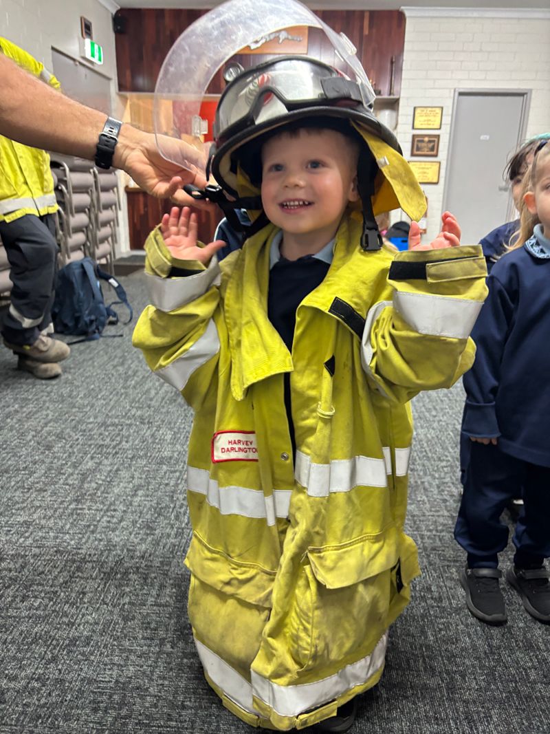 Helena College Kindy class visits Darlington Volunteer Fire Brigade