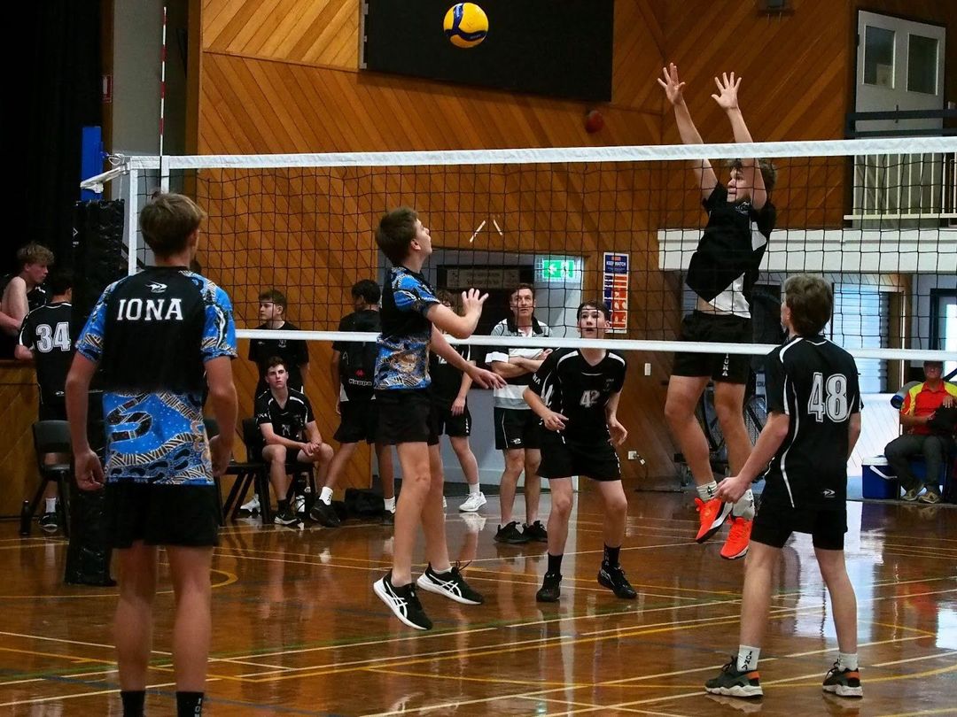 Iona students playing volleyball