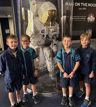 Year 3 Brisbane Planetarium 3