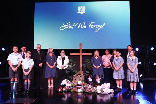 Lv Anzac Service 2023 Group Shot1