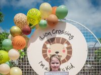 LV Lion Crossing 0078