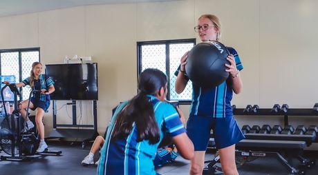 PMA Netball Excellence 9890