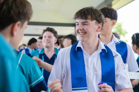 YR 12 TUNNELWEB 0003