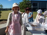 Year 5 colonial incursion 6355