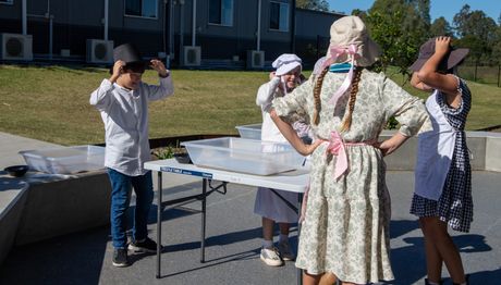 Year 5 colonial incursion 6350