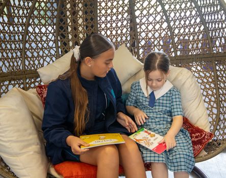 Year 7 reading to prep students 7188