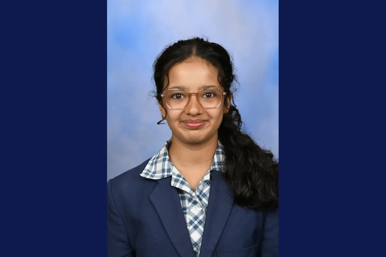 Headshot of Year 9 middle secondary school-aged student Sahana selected for the sheCommerce program at the University of Melbourne.