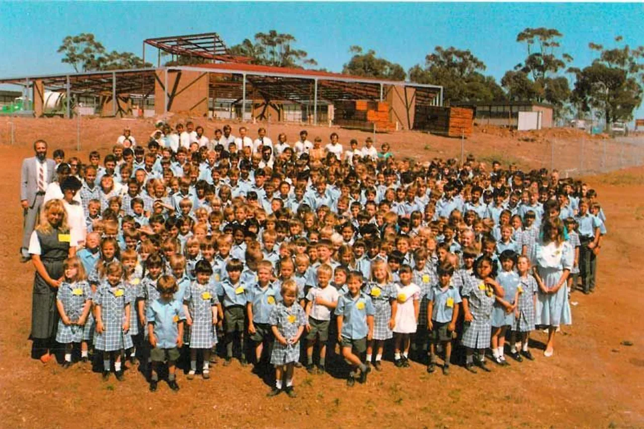 Archival group photo of all foundation students on the first day of school in 1987 at Keilor Campus, marking the beginning of Overnewton’s journey with its inaugural cohort.