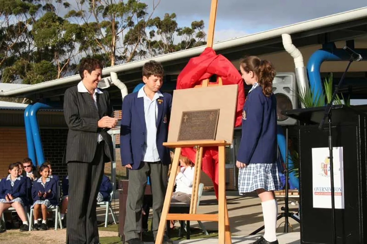 Photo from 2005 capturing the official opening of the new Middle School at Overnewton’s Taylors Lakes Campus, marking a significant milestone in the school’s expansion and development.