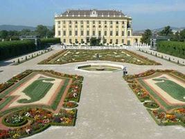 Schonbrunn Palace Privy Gardens4