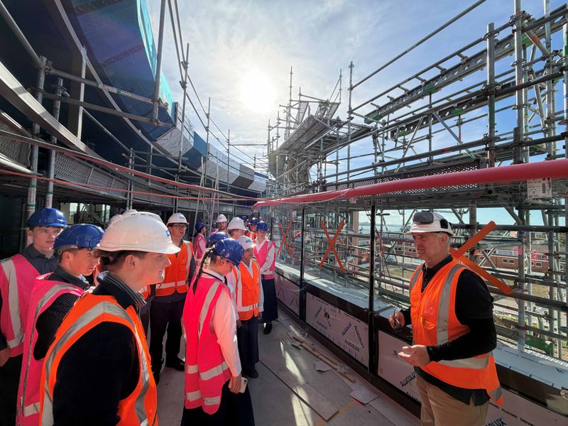 Learning on Site: When the Campus Building Site Becomes the Classroom